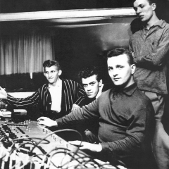 1963 Spotnicks in French recoding studio (2)