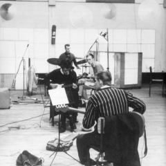 1963 Spotnicks in French recoding studio (3)