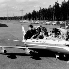 1966-Around-The-World_018