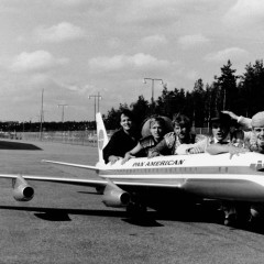 1966-Around-The-World_020