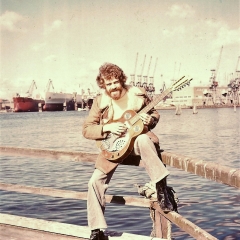 1972 Bo outside dobro 6 (2)