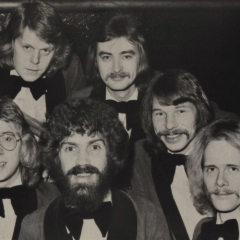 1974 11 Spotnicks Gruppenfoto m Todde (4)