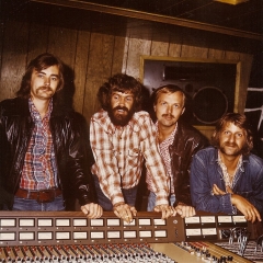 1976 Spotnicks original 2 Studio (2)