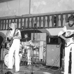 1977 09 Spotnicks live Bonanza 2
