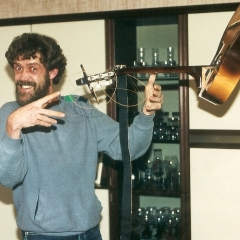 1983 02 Bo broken guitar 6