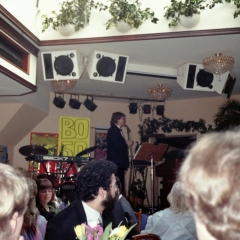 090