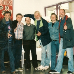 2001 06 Spotnicks Bernie FHH