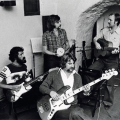 1976 (3)