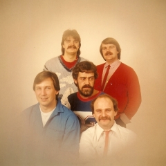 1983 (9)